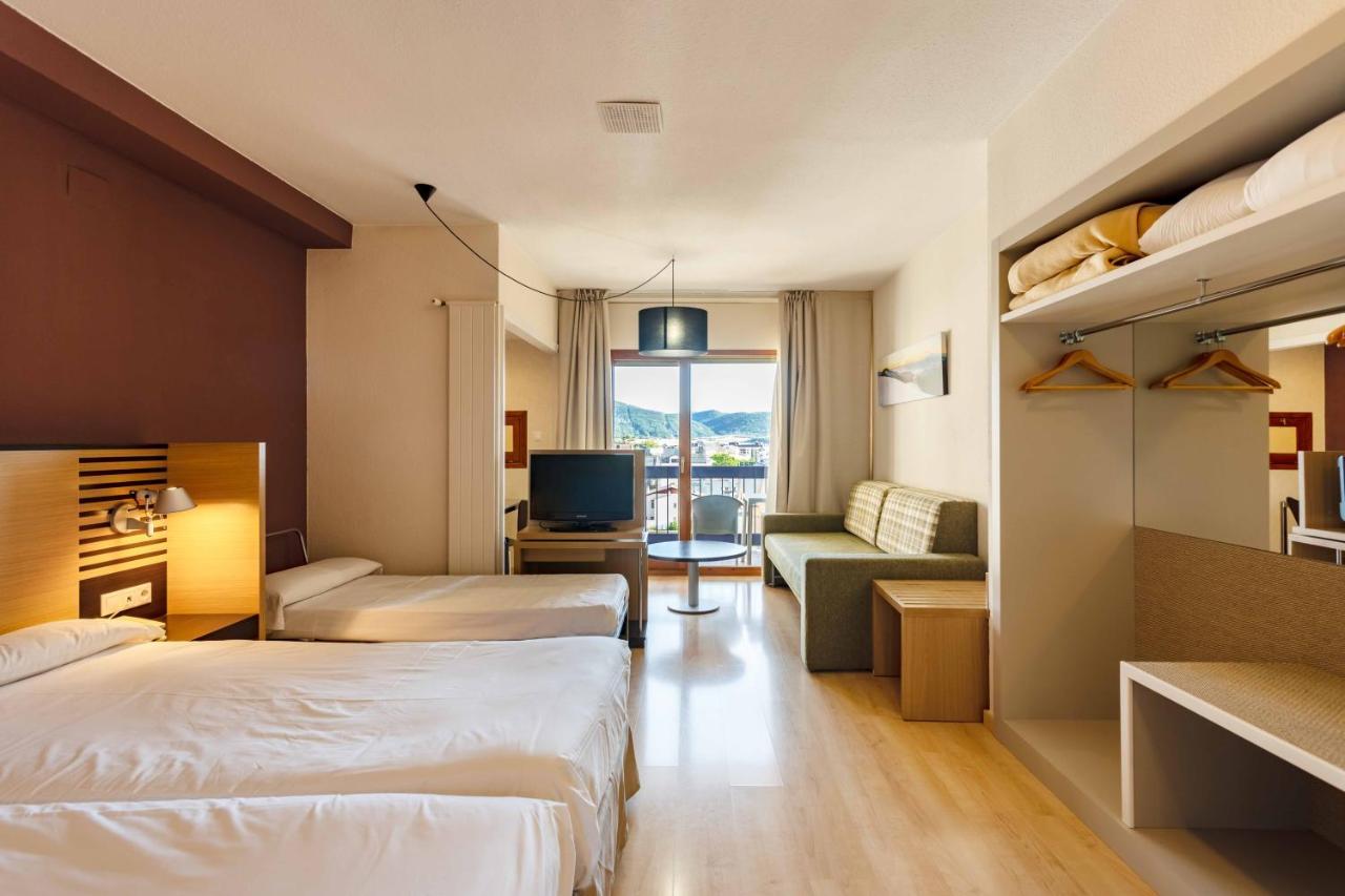 Oroel Hotel & Spa Jaca Ngoại thất bức ảnh