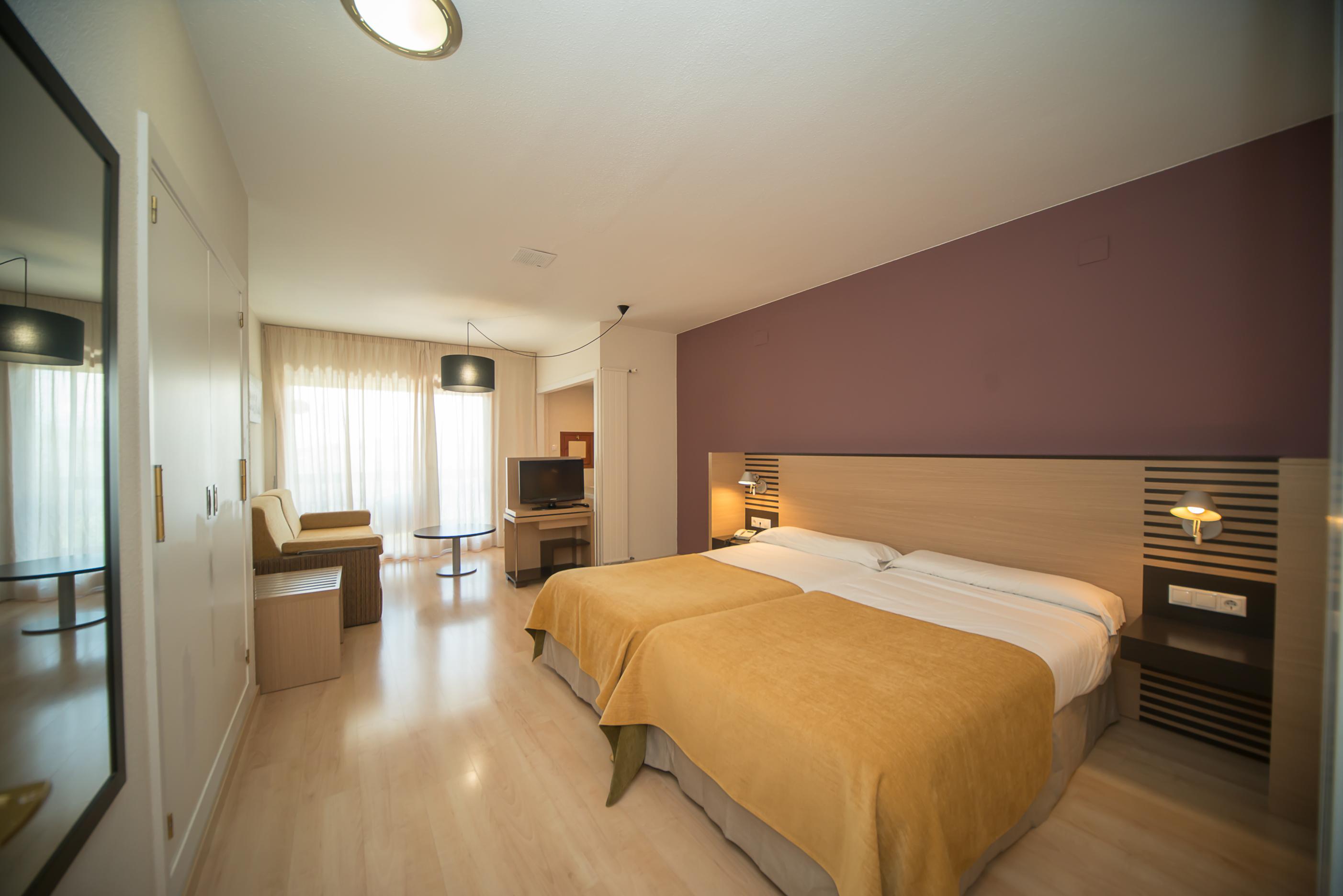 Oroel Hotel & Spa Jaca Ngoại thất bức ảnh